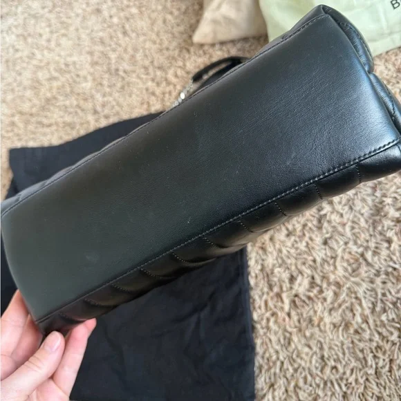 Yves Saint Laurent Black Chevron Leather Shoulder Bag - Picture 8 of 9